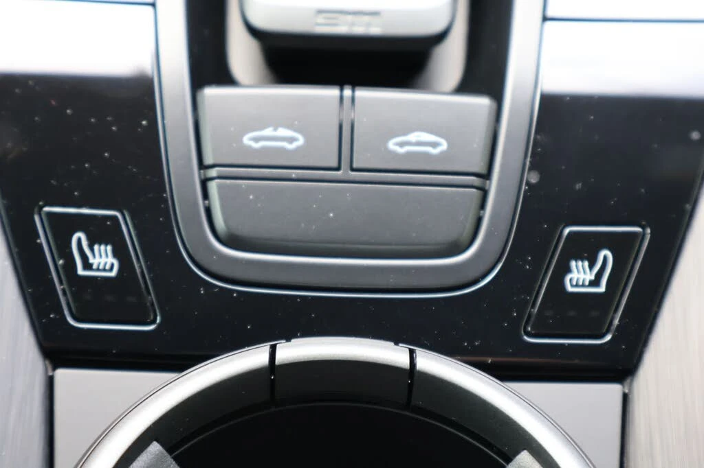2024 Porsche 992 Targa 4 & 4S - Image 27 of 28