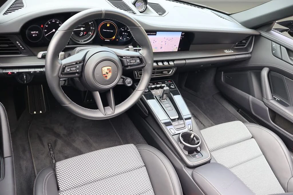 2024 Porsche 992 Targa 4 & 4S - Image 15 of 28