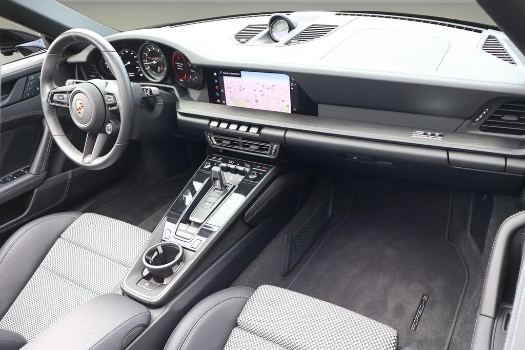 2024 Porsche 992 Targa 4 & 4S - Image 17 of 28