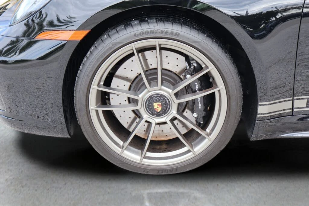 2024 Porsche 992 Targa 4 & 4S - Image 10 of 28
