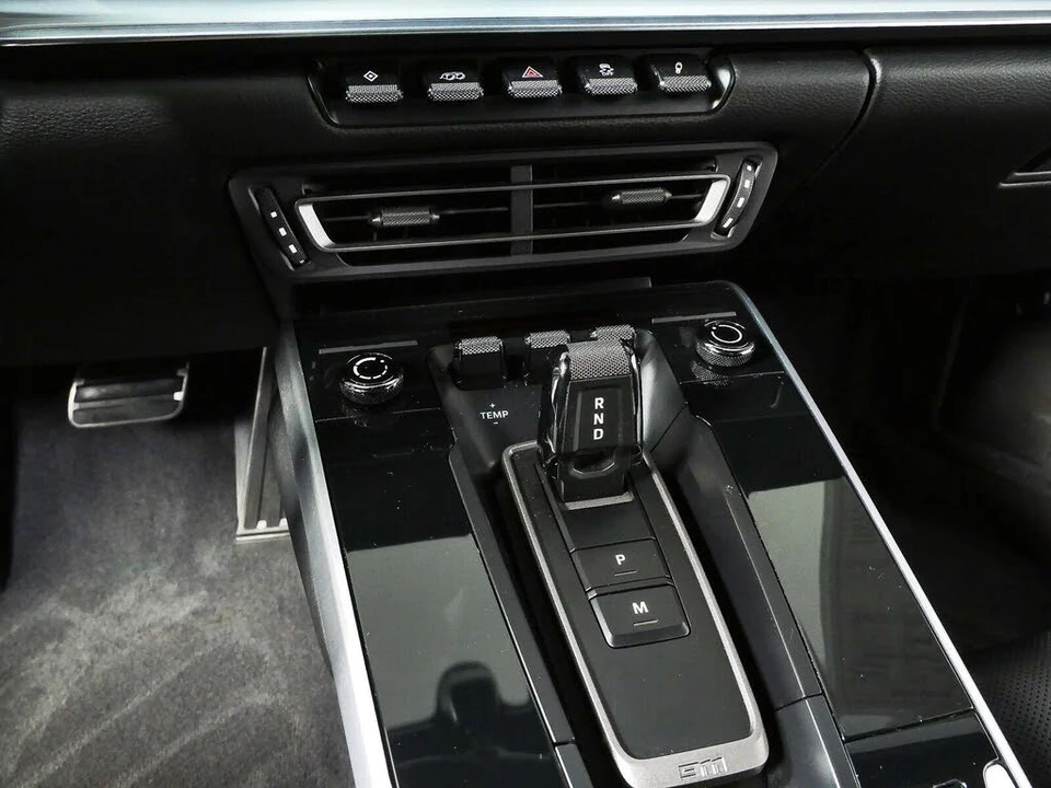 2024 Porsche 992 Targa 4 & 4S - Image 16 of 31