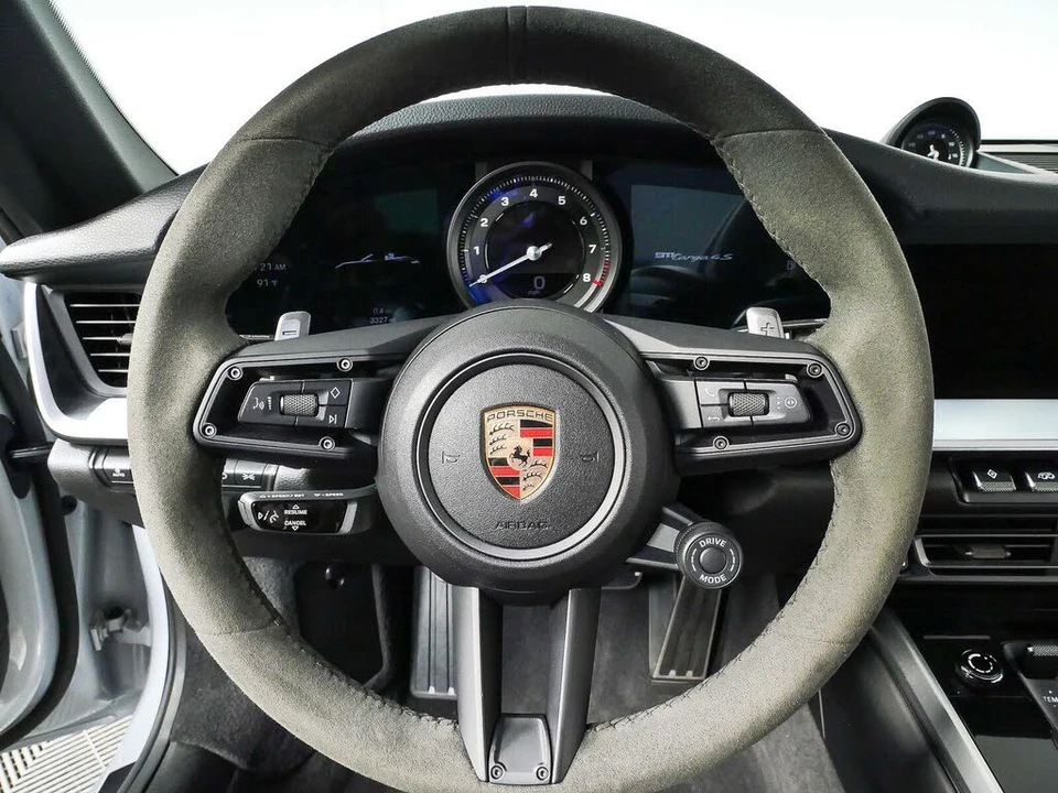 2024 Porsche 992 Targa 4 & 4S - Image 9 of 31