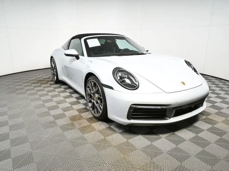 2024 Porsche 992 Targa 4 & 4S - Image 25 of 31