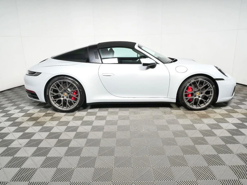 2024 Porsche 992 Targa 4 & 4S - Image 26 of 31