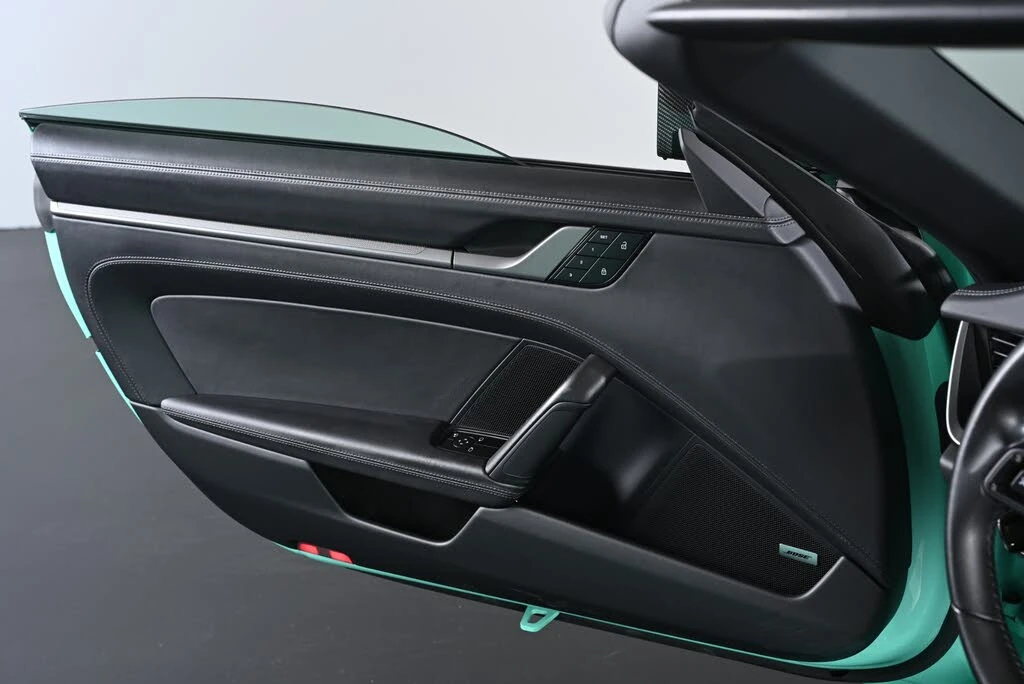 2024 Porsche 992 Targa 4 & 4S - Image 21 of 31