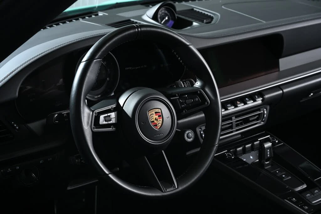 2024 Porsche 992 Targa 4 & 4S - Image 16 of 31