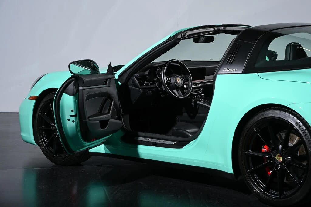2024 Porsche 992 Targa 4 & 4S - Image 14 of 31