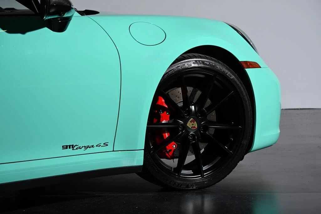 2024 Porsche 992 Targa 4 & 4S - Image 26 of 31