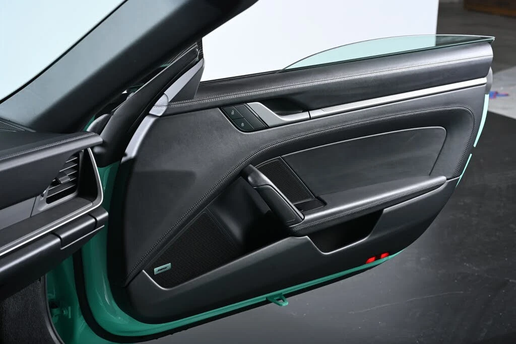 2024 Porsche 992 Targa 4 & 4S - Image 22 of 31