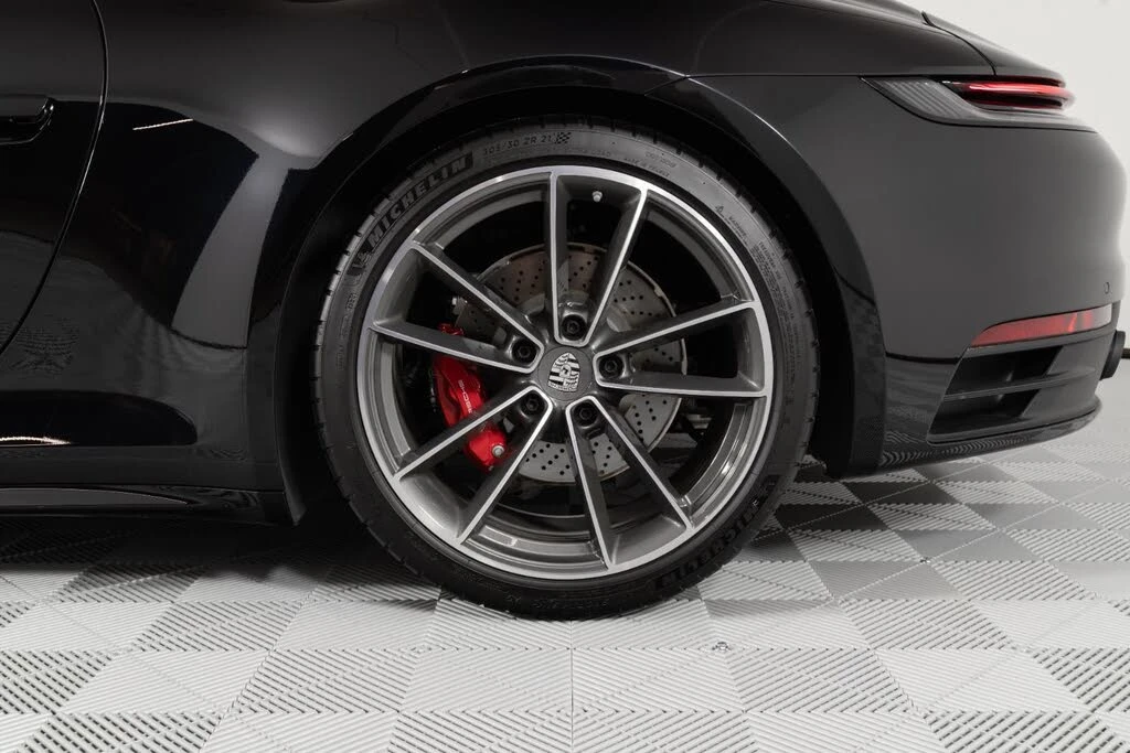 2024 Porsche 992 Targa 4 & 4S - Image 17 of 31