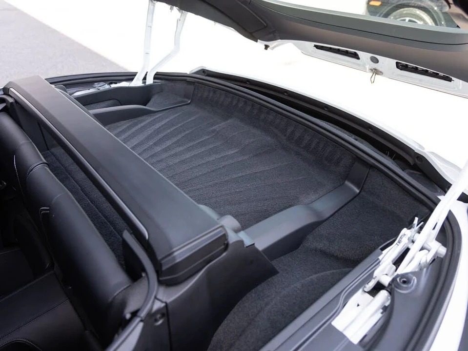 2024 Porsche 992 Targa 4 & 4S - Image 28 of 31
