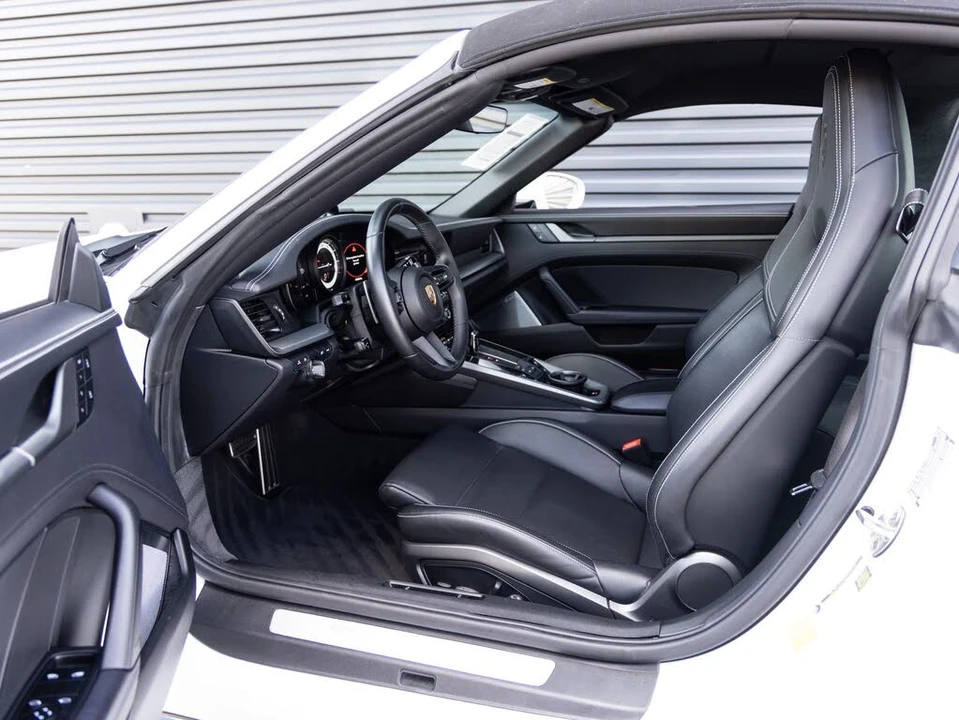 2024 Porsche 992 Targa 4 & 4S - Image 25 of 31