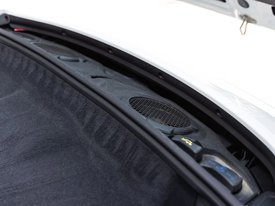 2024 Porsche 992 Targa 4 & 4S - Image 29 of 31