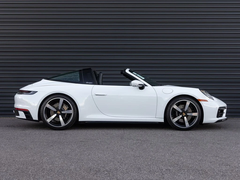 2024 Porsche 992 Targa 4 & 4S - Image 9 of 31