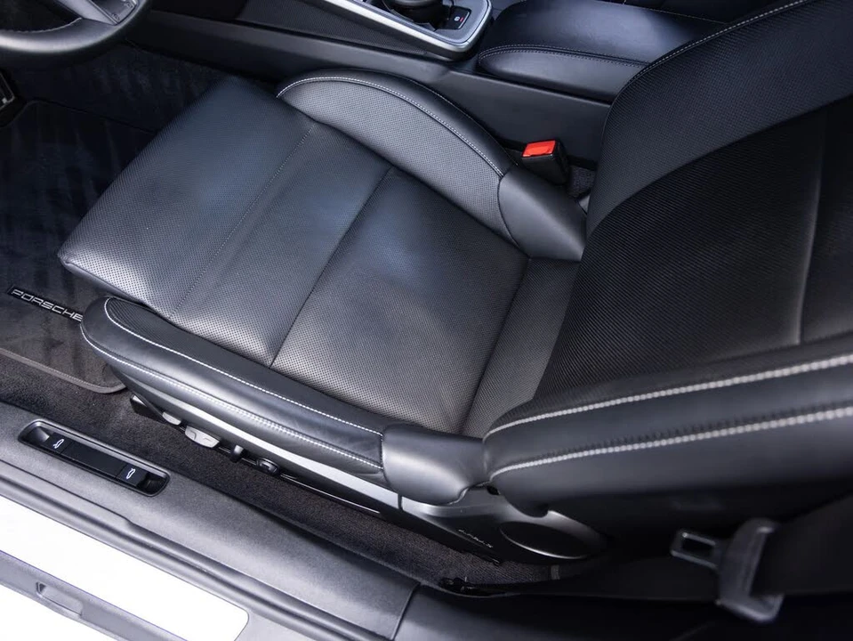 2024 Porsche 992 Targa 4 & 4S - Image 24 of 31
