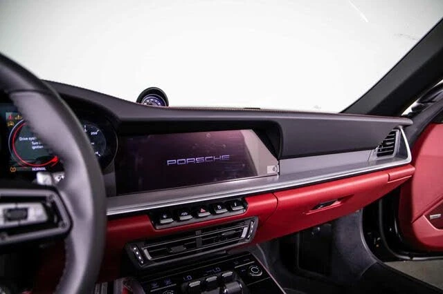 2024 Porsche 992 Targa 4 & 4S - Image 18 of 30