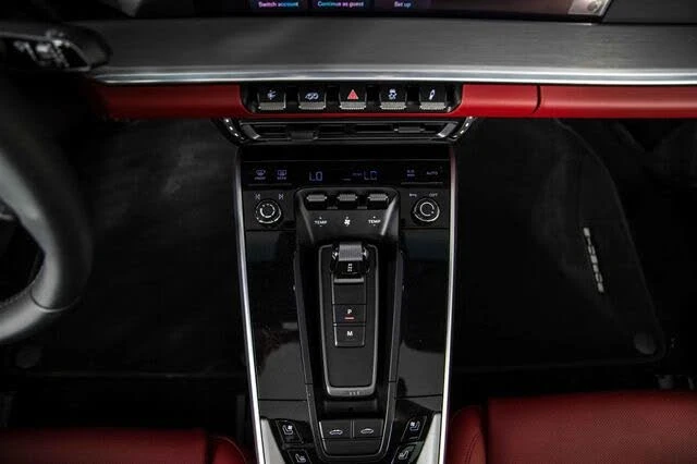 2024 Porsche 992 Targa 4 & 4S - Image 19 of 30