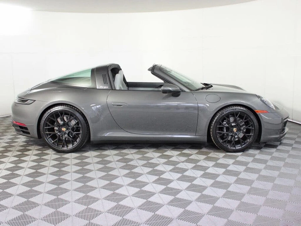 2024 Porsche 992 Targa 4 & 4S - Image 8 of 31
