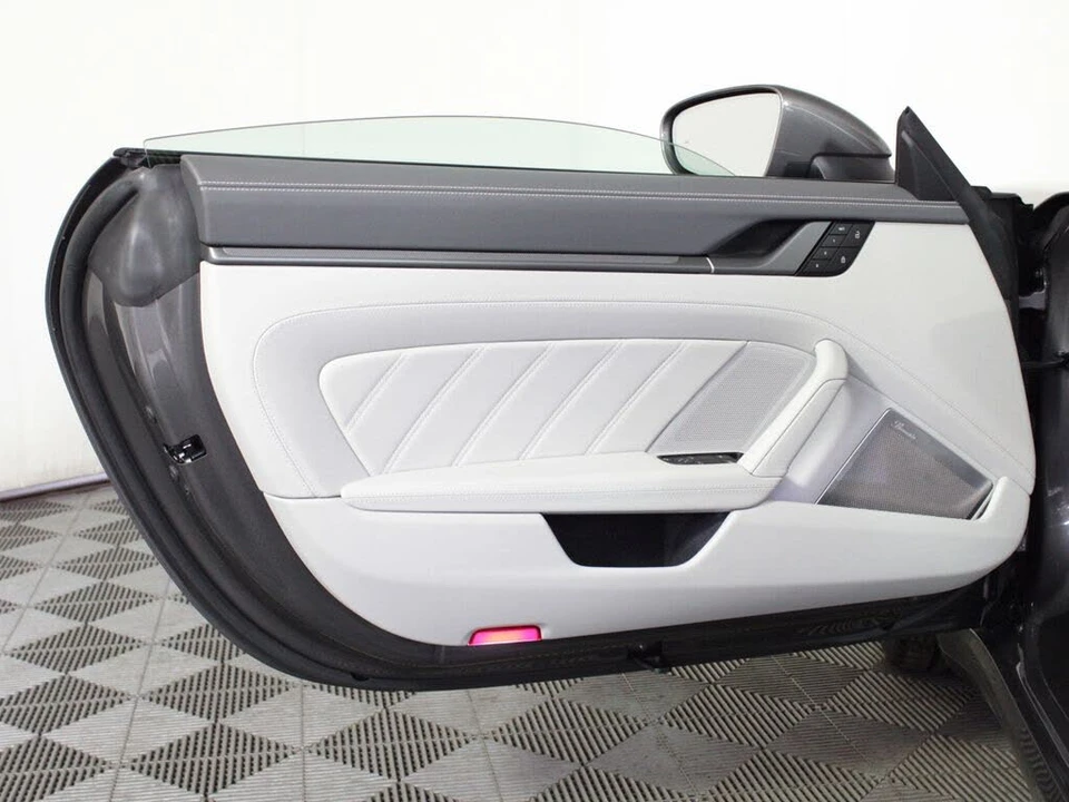 2024 Porsche 992 Targa 4 & 4S - Image 22 of 31