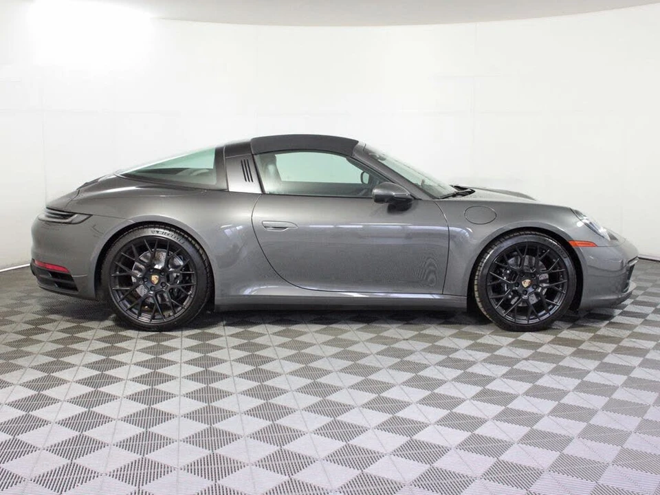 2024 Porsche 992 Targa 4 & 4S - Image 13 of 31