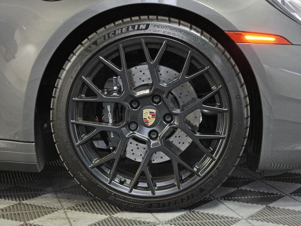 2024 Porsche 992 Targa 4 & 4S - Image 21 of 31