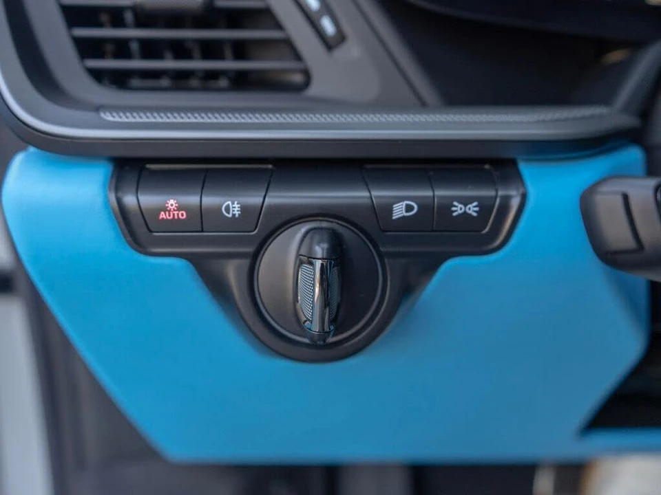 2024 Porsche 992 Targa 4 & 4S - Image 19 of 31