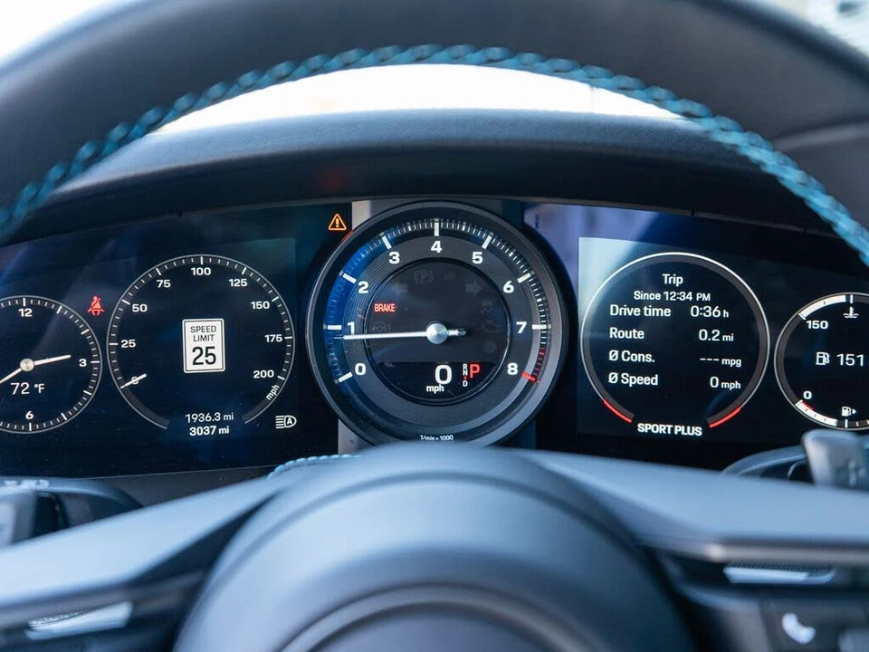 2024 Porsche 992 Targa 4 & 4S - Image 17 of 31