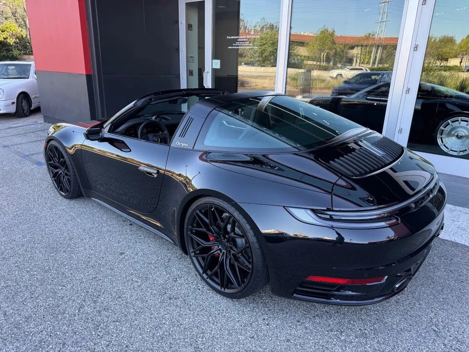 2024 Porsche 992 Targa 4 & 4S - Image 12 of 31