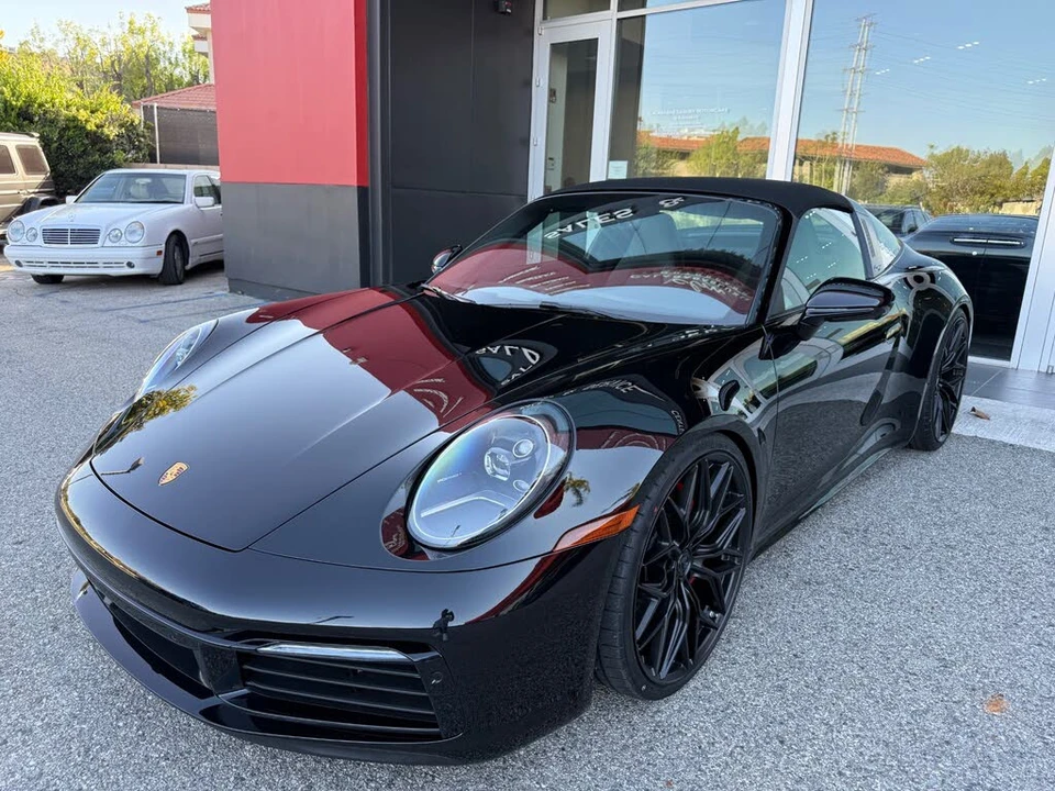 2024 Porsche 992 Targa 4 & 4S - Image 18 of 31