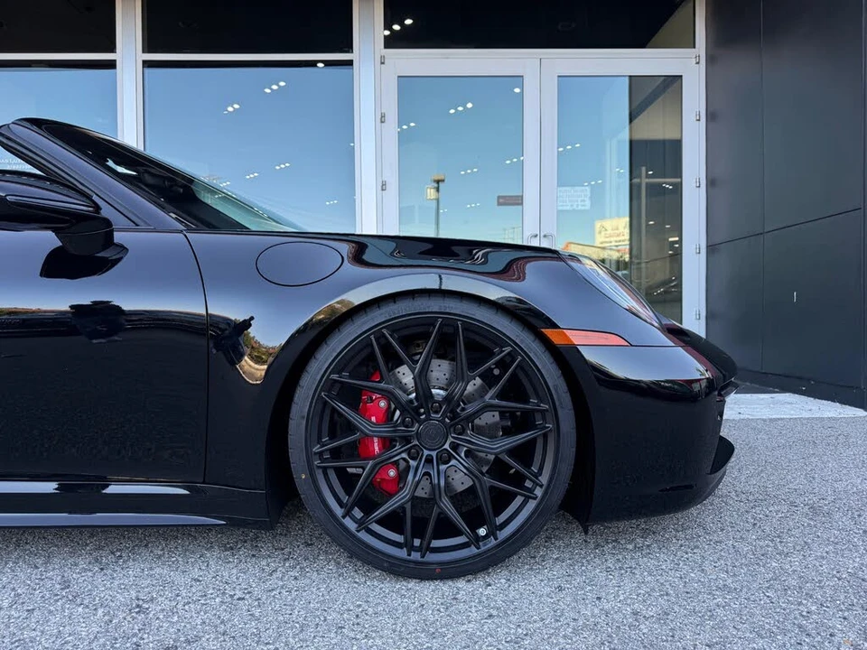2024 Porsche 992 Targa 4 & 4S - Image 7 of 31