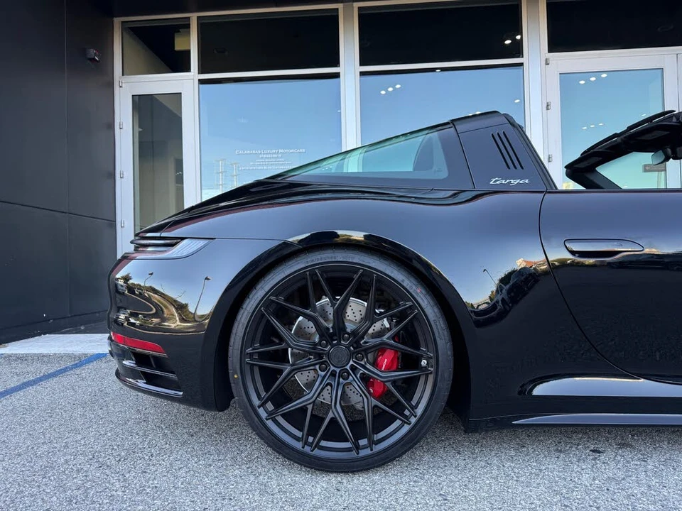 2024 Porsche 992 Targa 4 & 4S - Image 6 of 31