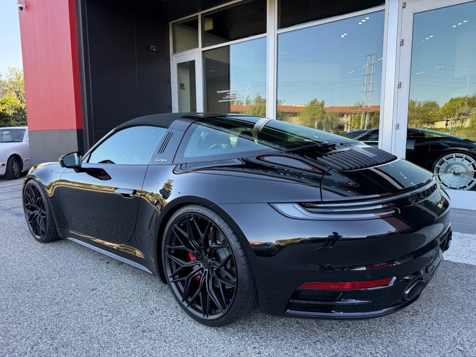 2024 Porsche 992 Targa 4 & 4S - Image 16 of 31