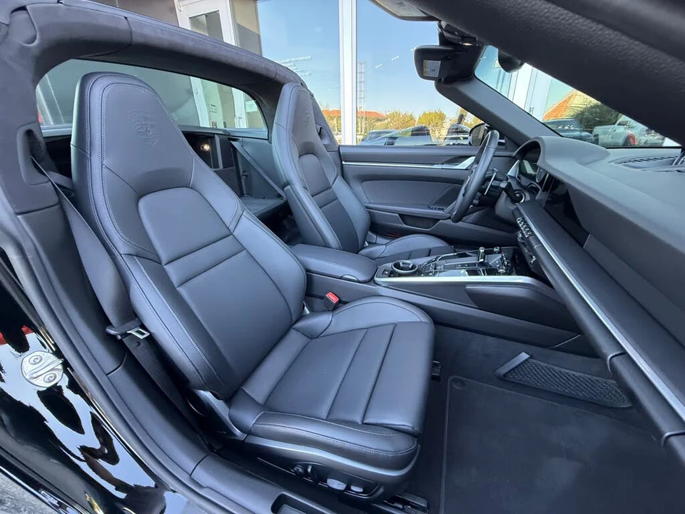 2024 Porsche 992 Targa 4 & 4S - Image 30 of 31