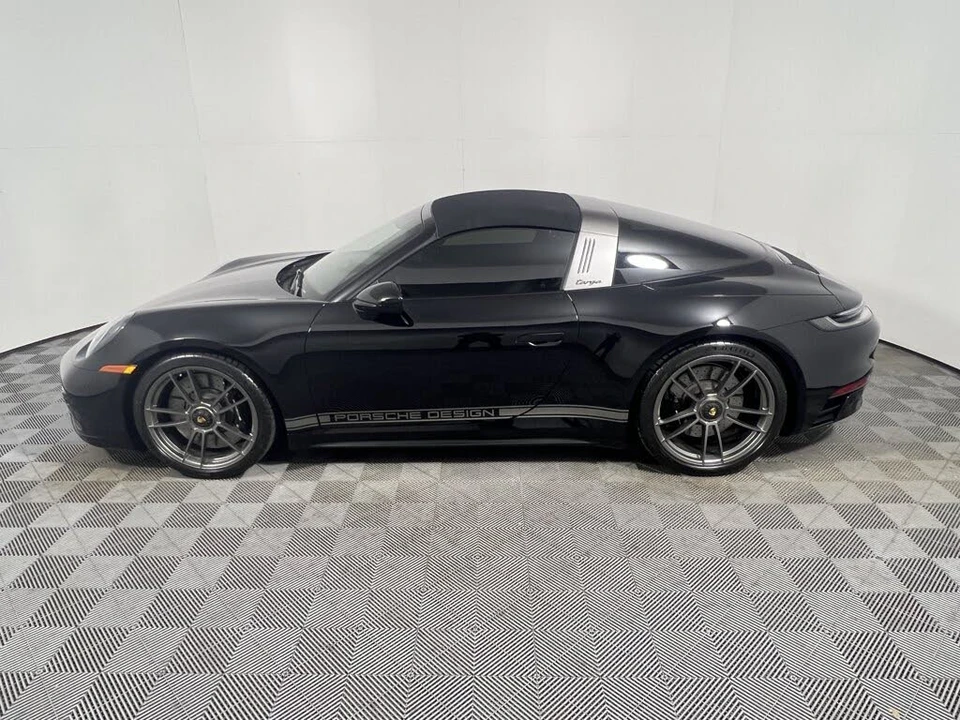 2024 Porsche 992 Targa 4 & 4S - Image 2 of 25