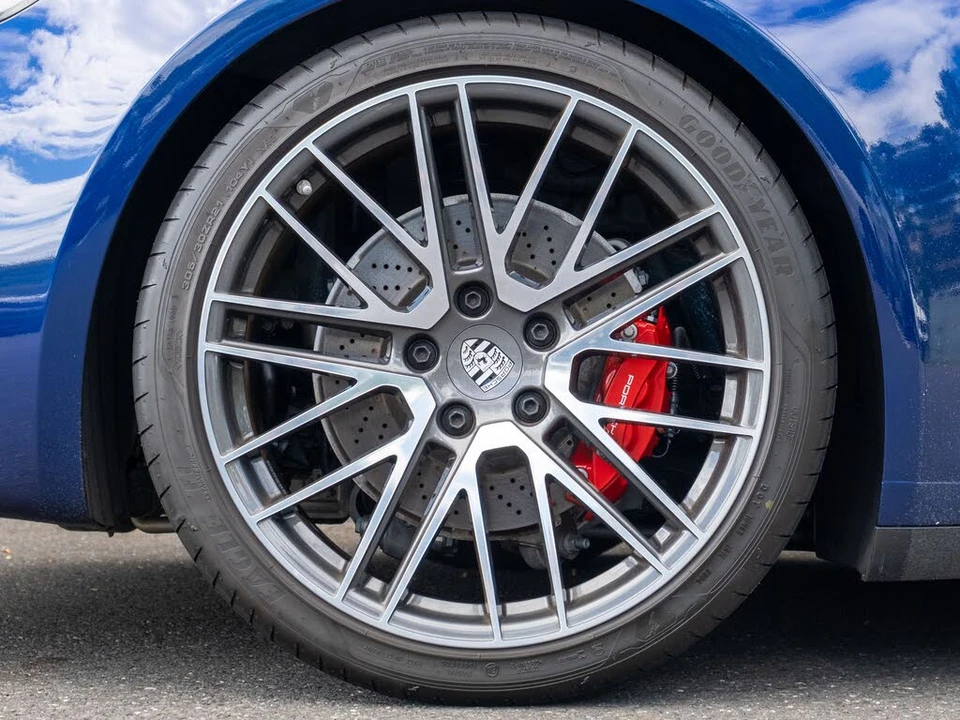 2024 Porsche 992 Targa 4 & 4S - Image 13 of 31