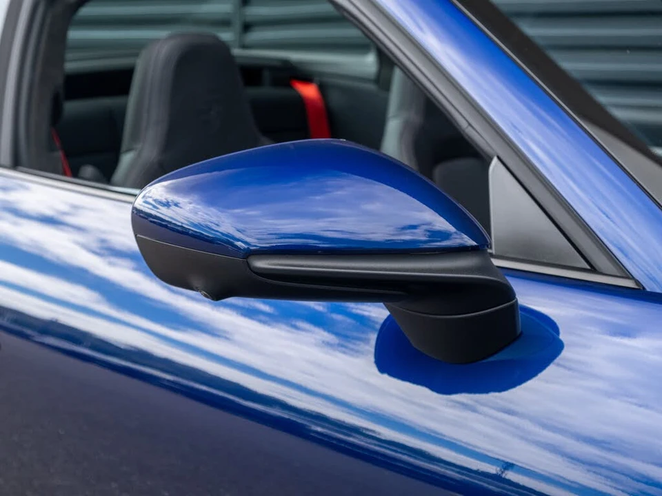 2024 Porsche 992 Targa 4 & 4S - Image 17 of 31
