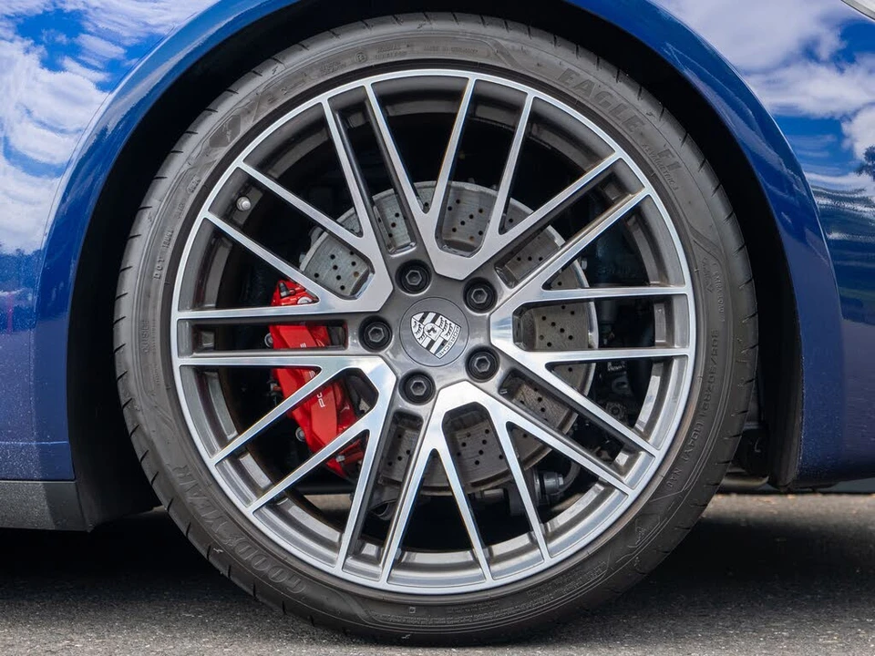 2024 Porsche 992 Targa 4 & 4S - Image 12 of 31