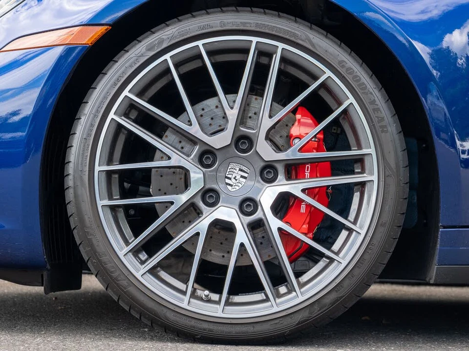 2024 Porsche 992 Targa 4 & 4S - Image 15 of 31