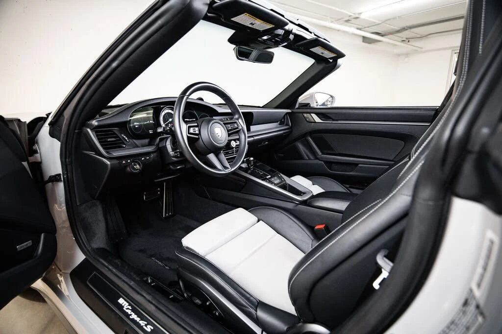 2024 Porsche 992 Targa 4 & 4S - Image 4 of 29