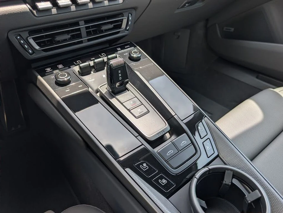2024 Porsche 992 Targa 4 & 4S - Image 24 of 31