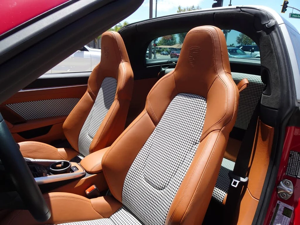 2024 Porsche 992 Targa 4 & 4S - Image 15 of 22