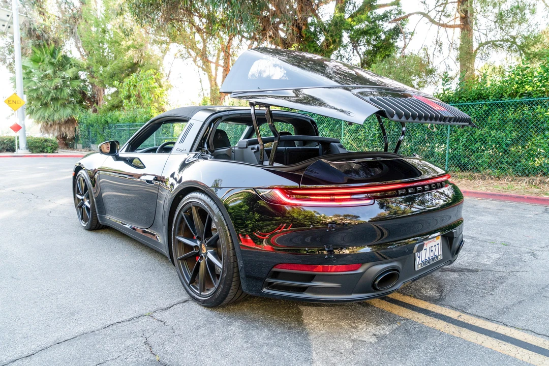 2024 Porsche 992 Targa 4 & 4S - Image 27 of 31
