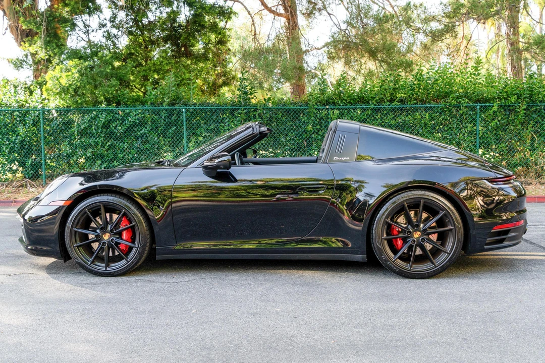 2024 Porsche 992 Targa 4 & 4S - Image 3 of 31