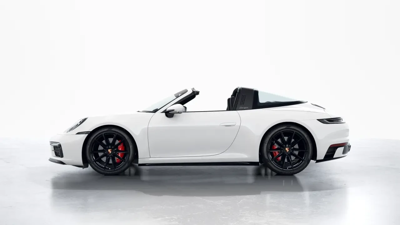 2024 Porsche 911 - Image 17 of 31