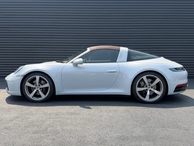2024 Porsche 992 Targa 4 & 4S - Image 10 of 31