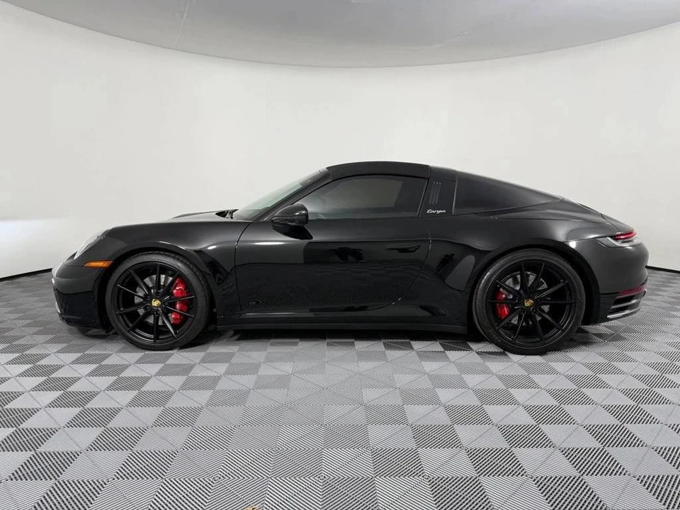 2024 Porsche 992 Targa 4 & 4S - Image 2 of 5
