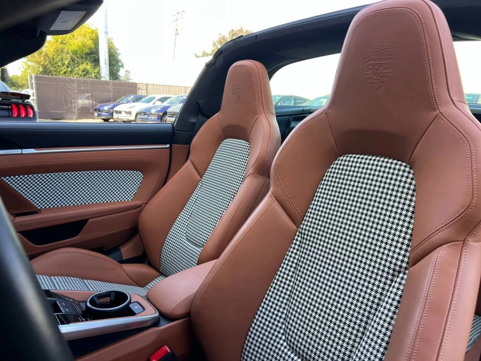 2024 Porsche 992 Targa 4 & 4S - Image 5 of 5