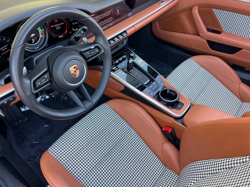 2024 Porsche 992 Targa 4 & 4S - Image 4 of 5