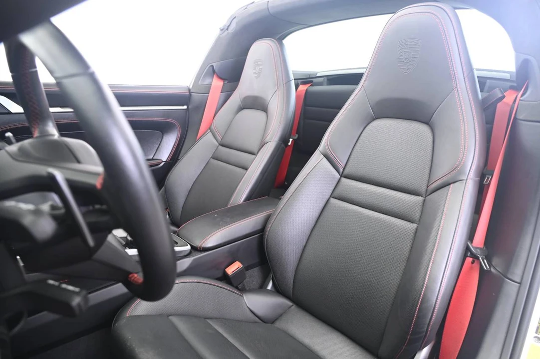 2024 Porsche 992 Targa 4 & 4S - Image 5 of 5