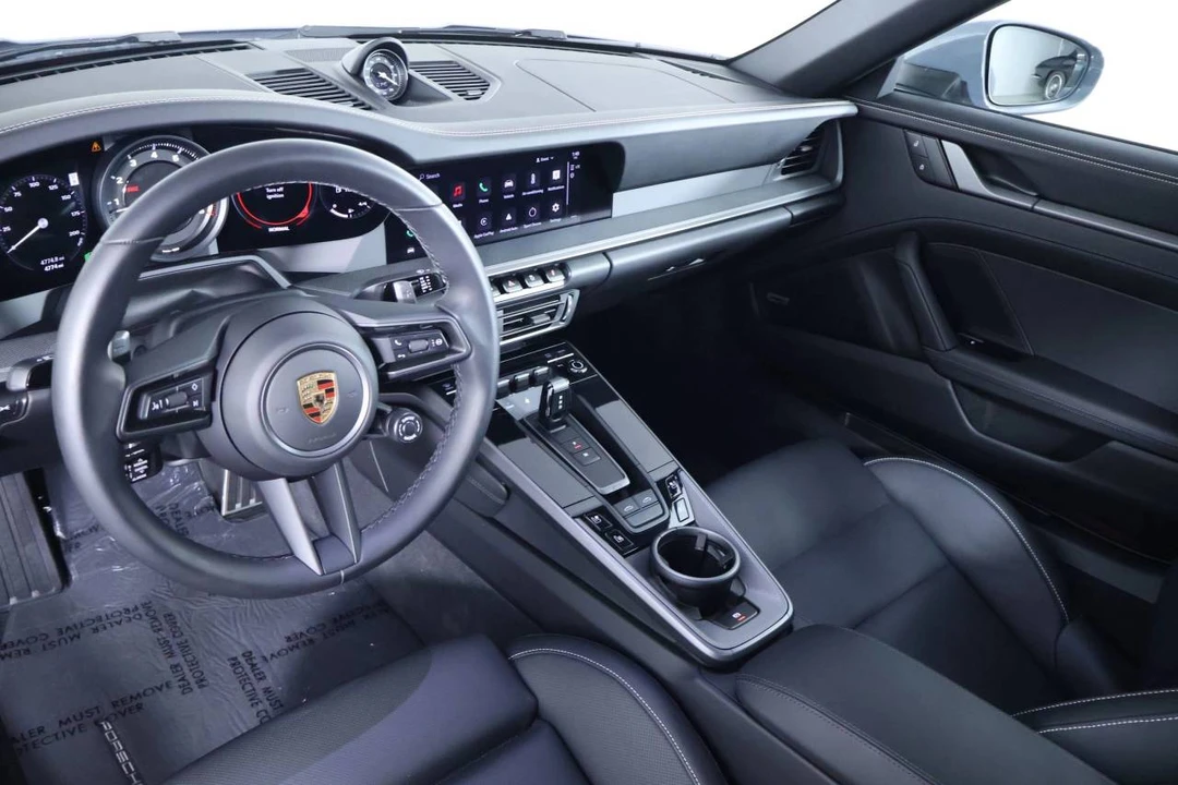2024 Porsche 992 Targa 4 & 4S - Image 4 of 5